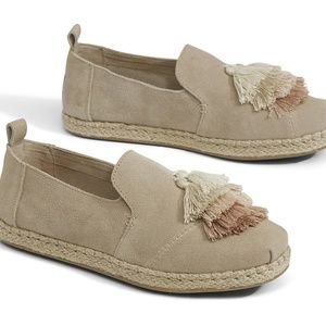 ☀️Toms Suede Slip-ons!